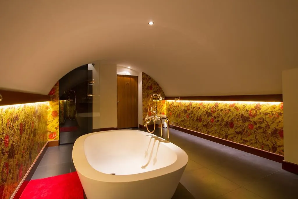 The Royal Suite The Hague 0*,  Netherlands